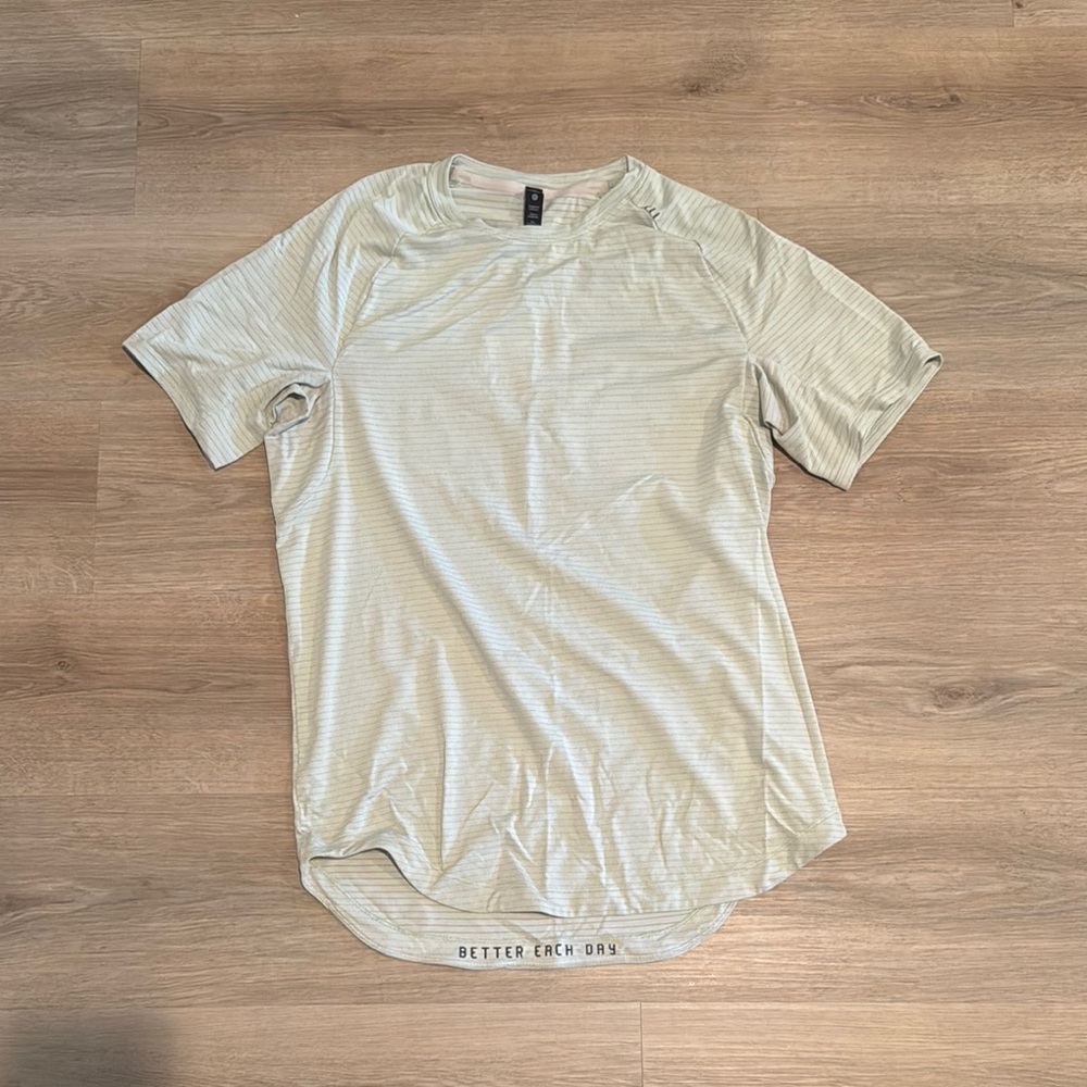 Lululemon Athletica Cream Short Sleeve Tee